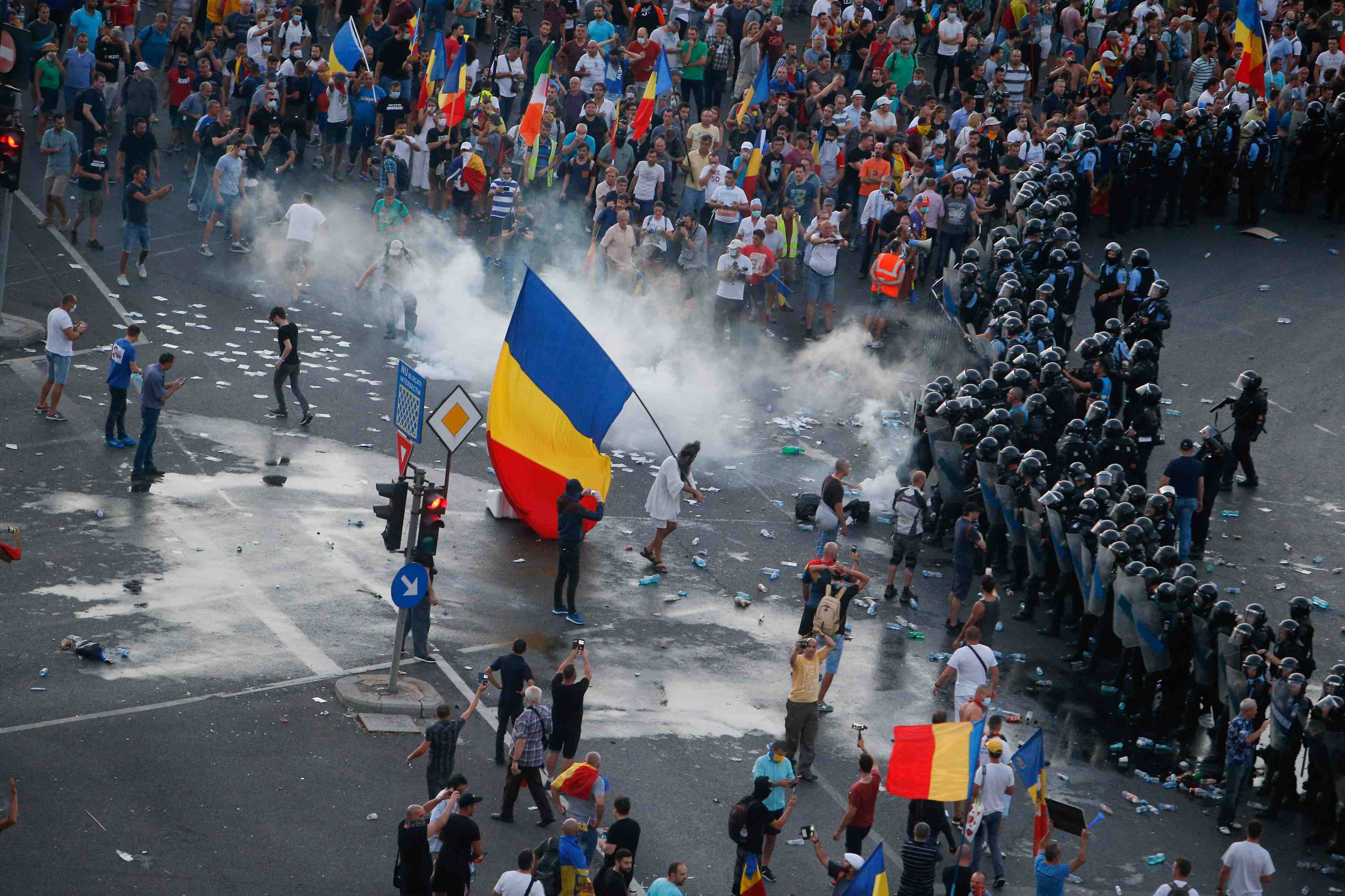 Des manifestations emaillees de violence en roumanie