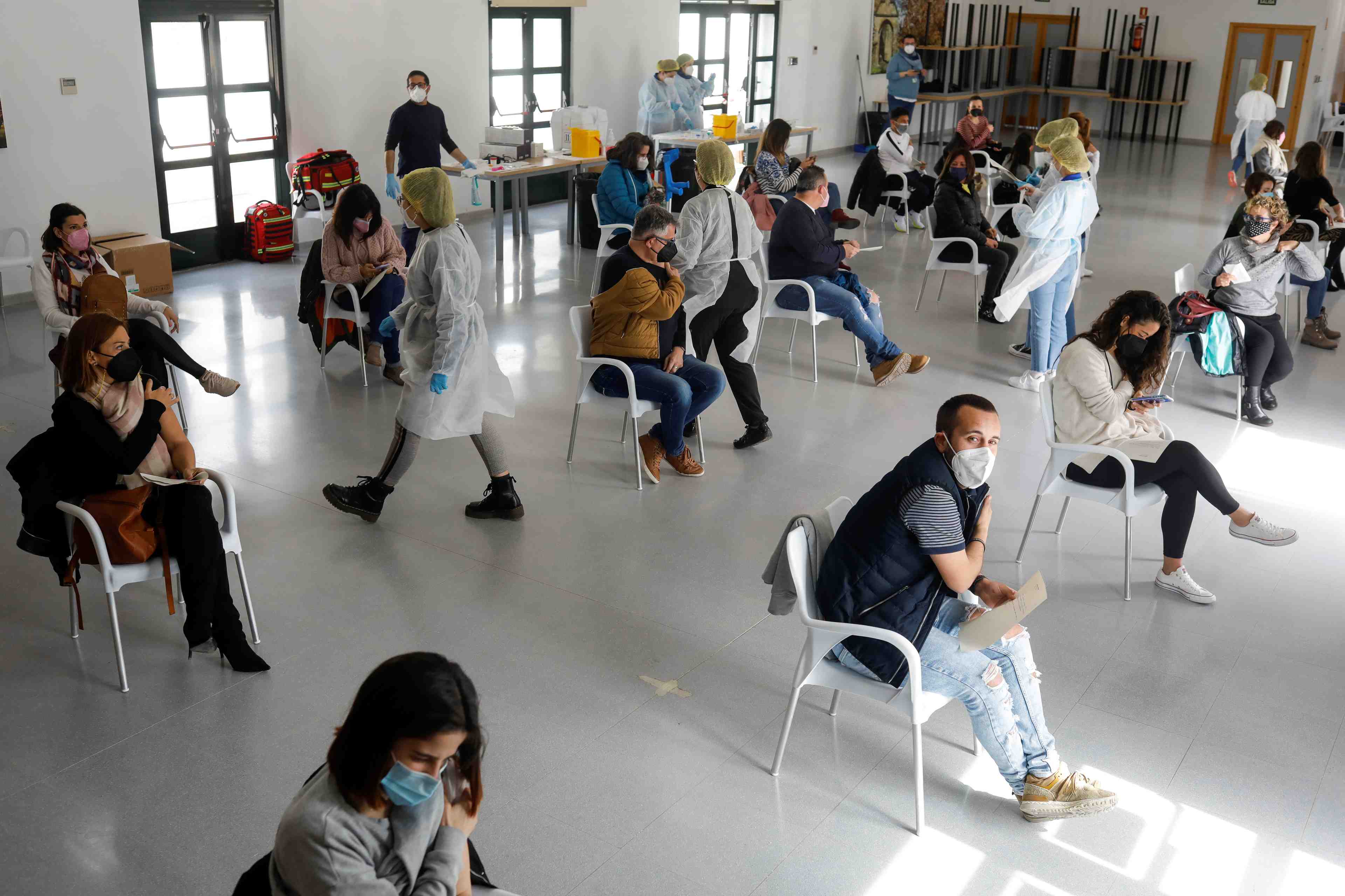 En espagne, 11.958 nouveaux cas et 298 deces lies au coronavirus depuis vendredi