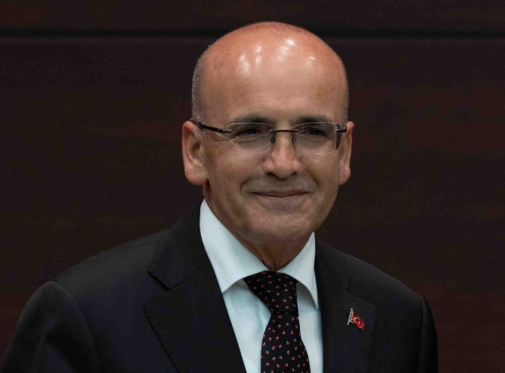 Photo de mehmet simsek, nomme au poste de ministre du tresor et des finances l'economiste de turquie