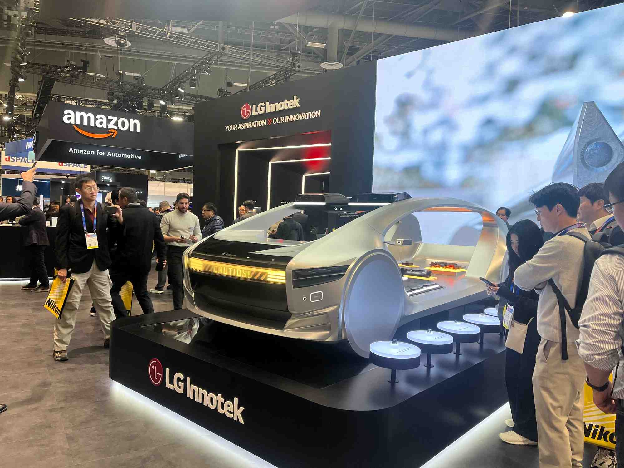 La voiture autonome développée par LG présentée au CES de Las Vegas 2025.