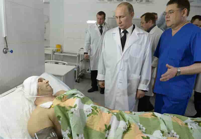Visite de Vladimir Poutine aux victimes de Volgograd