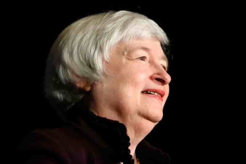 La Fed maintiendra un "haut niveau" d'assouplissement, dit Yellen