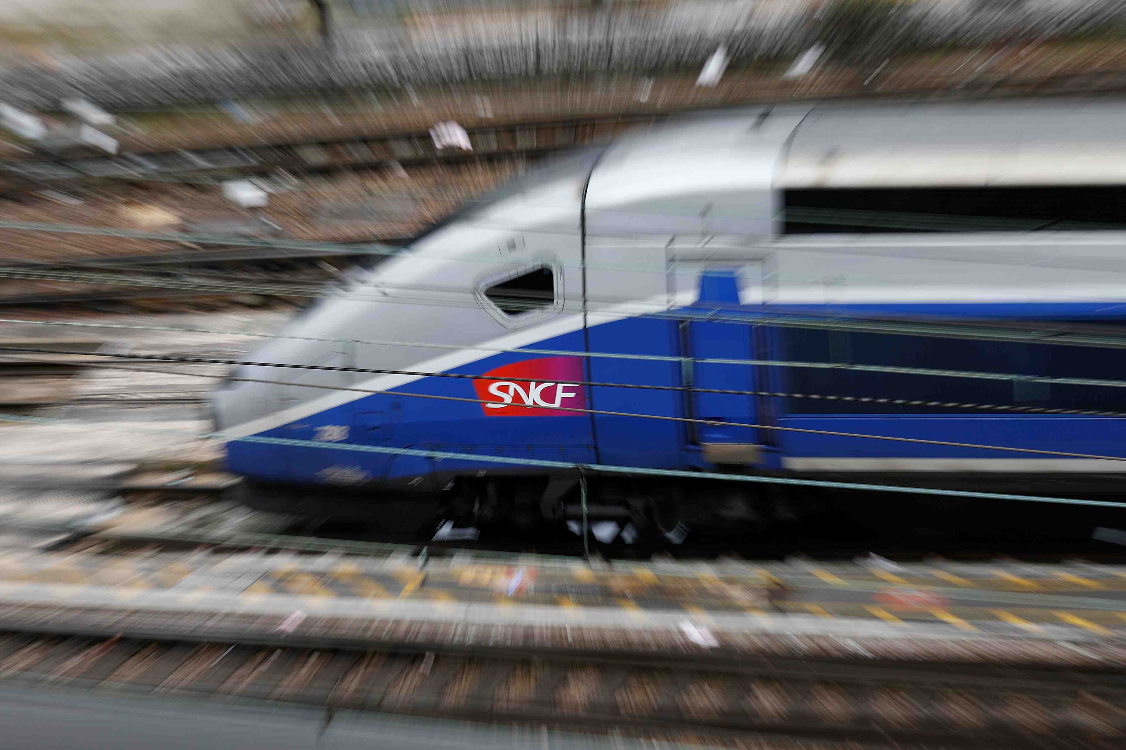Philippe ne veut pas d'un bras de fer mais est "determine" sur la sncf