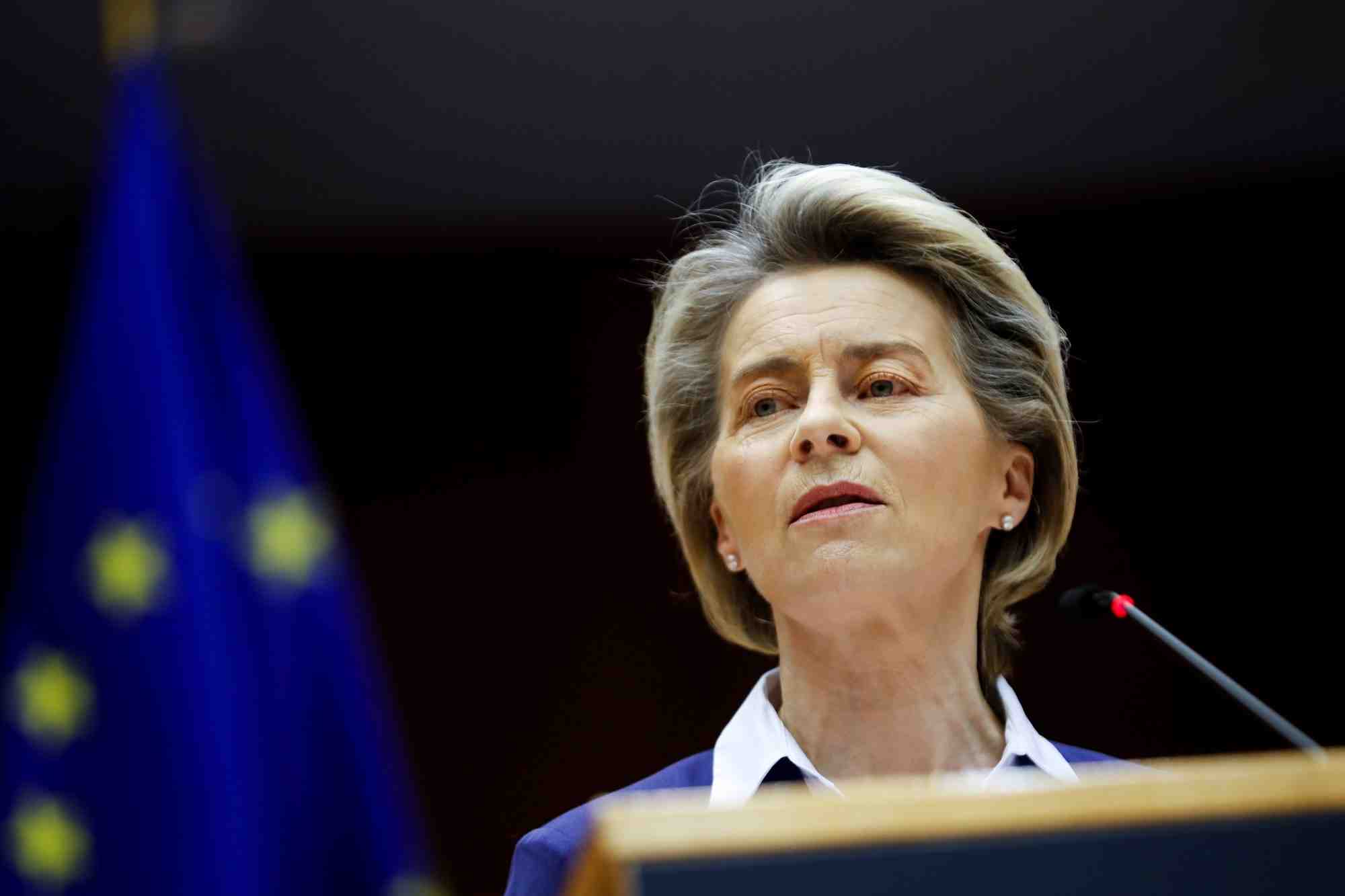 La presidente de la commission europeenne ursula von der leyen sur twitter