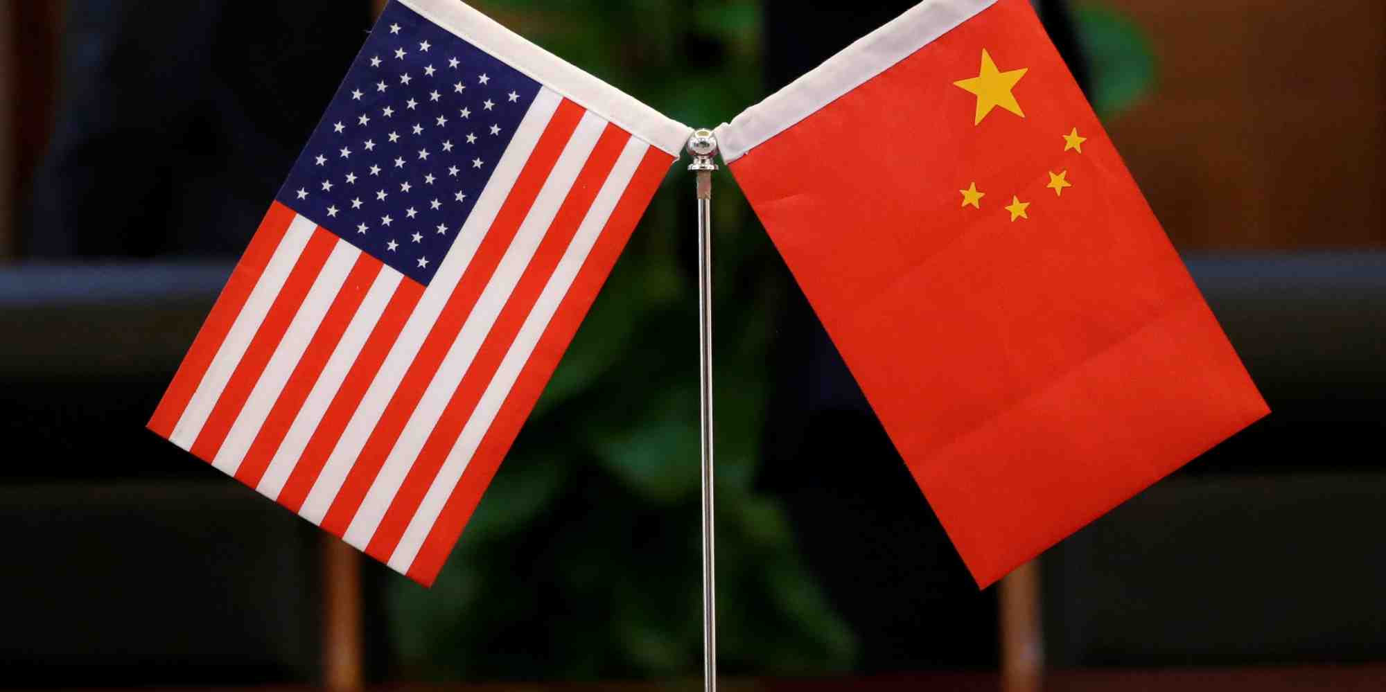 La chine retire les accreditations de journalistes du wall st journal