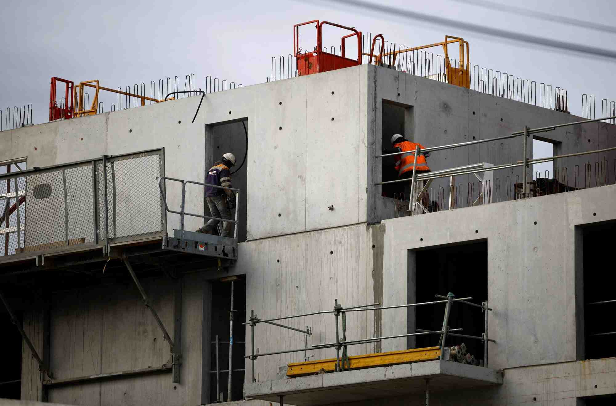 Ces chiffres montrent que la crise de la construction, qui dure depuis 2023, continue.