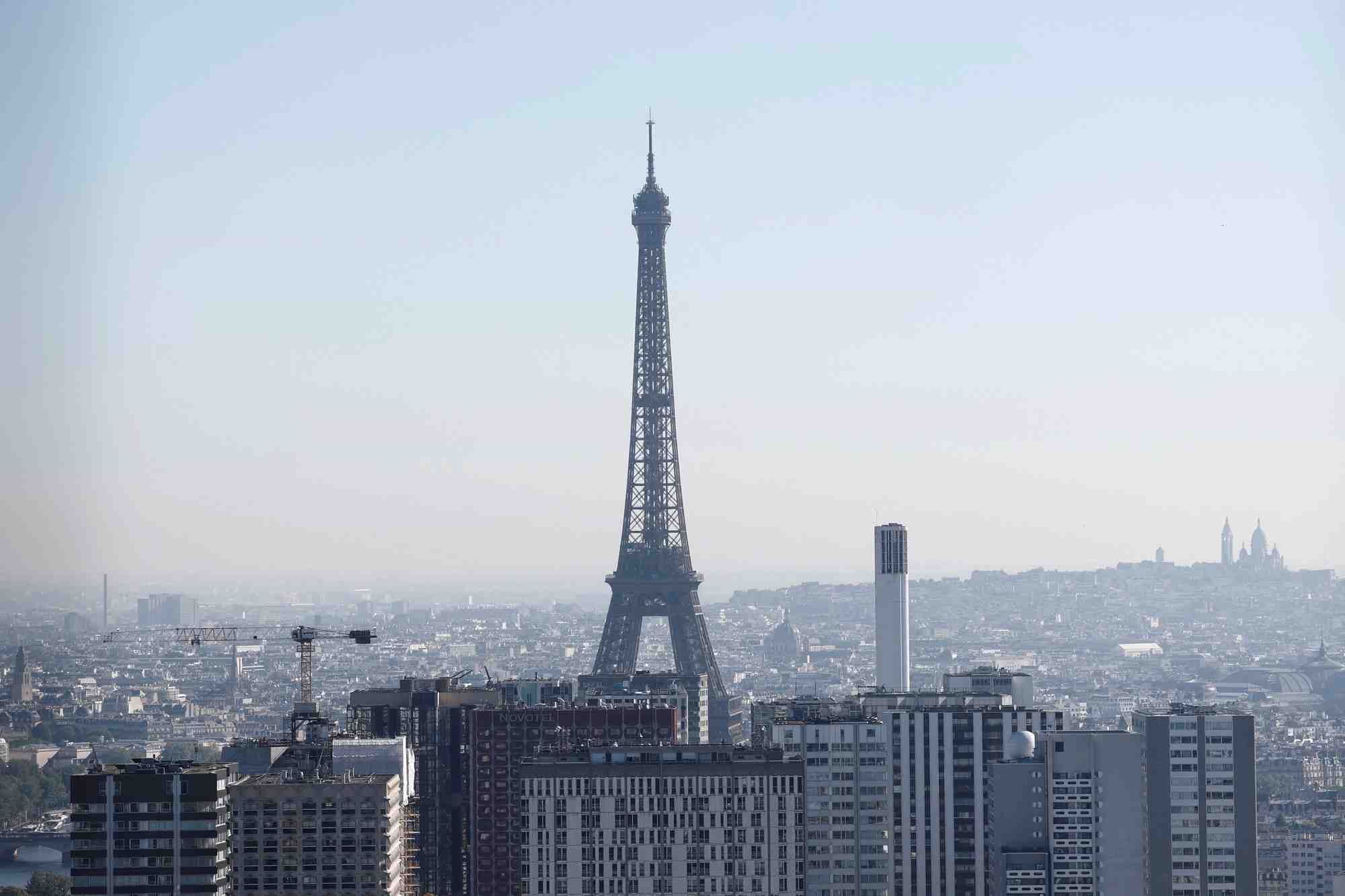 « Les restaurateurs ont subi une baisse importante de la fréquentation », selon Charles Znaty, président du Medef Paris.