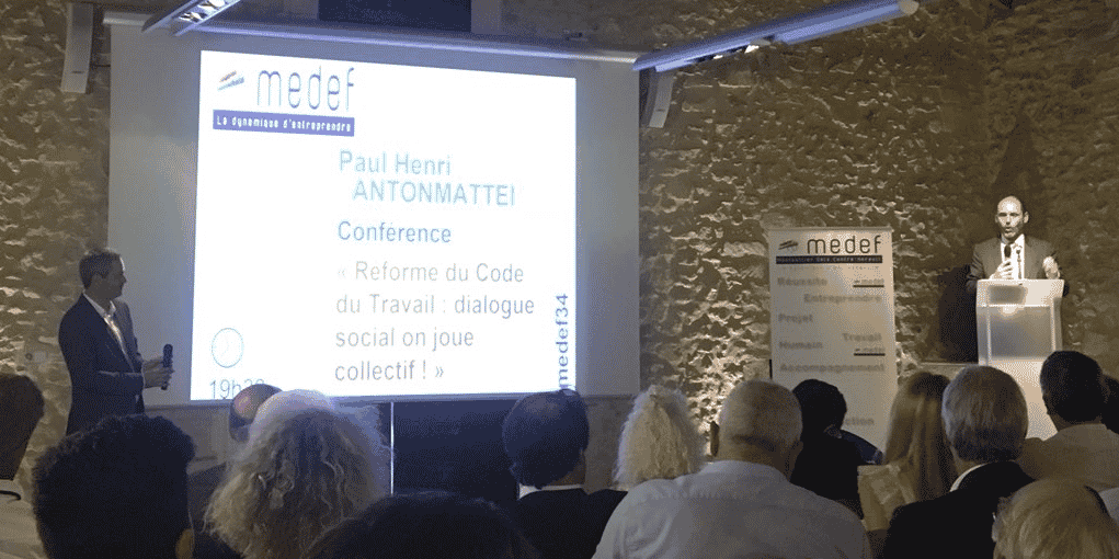S. Hervé (Medef) et l'avocat P.-H. Antonmattei, lors de la soirée du 27 juin