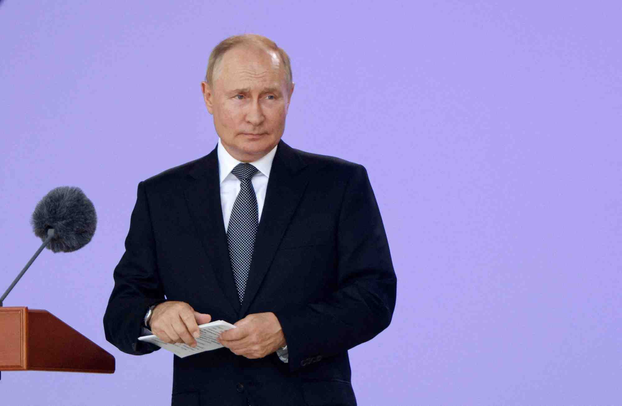 Poutine accuse les etats-unis d'attiser les tensions en asie
