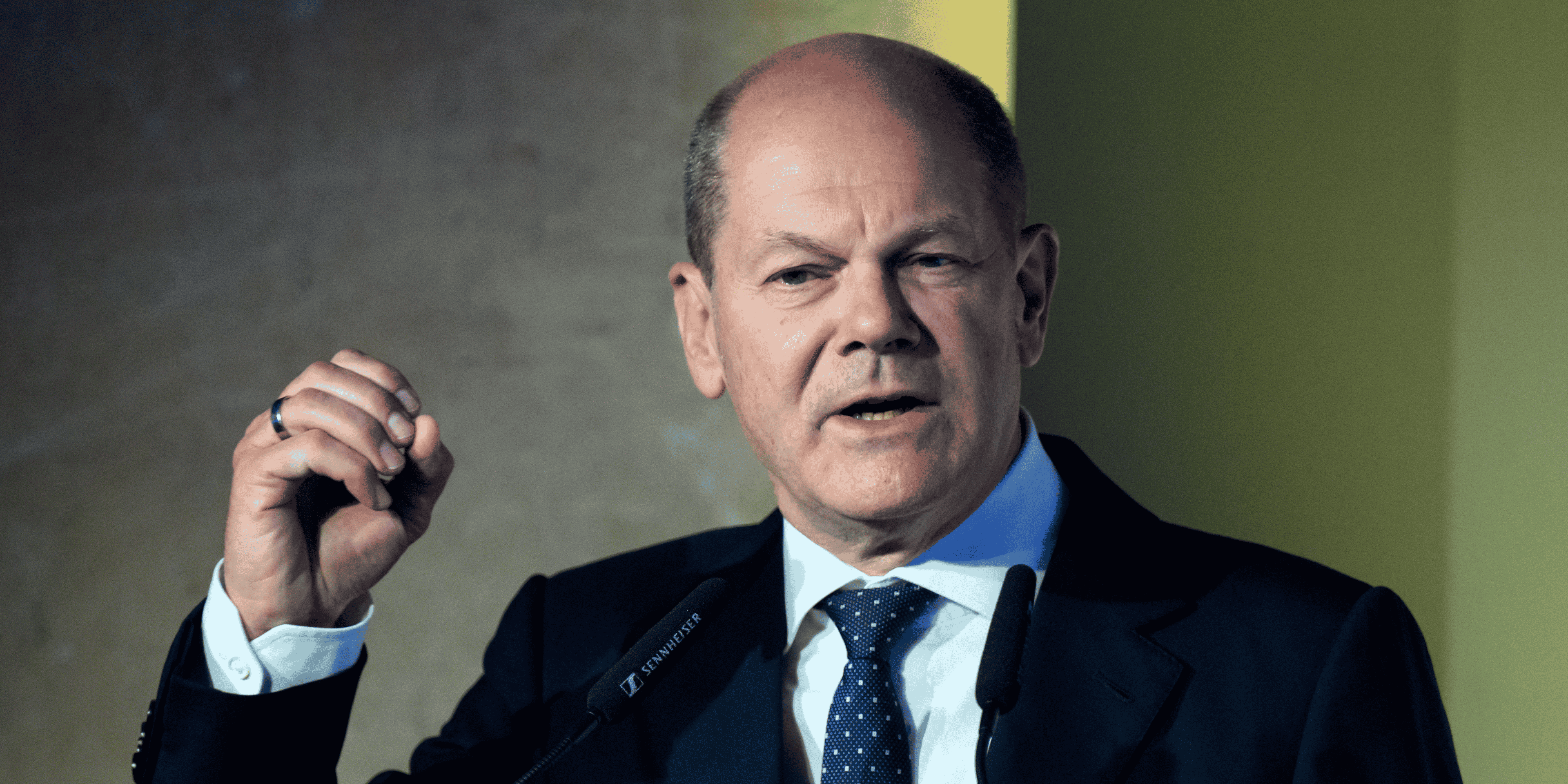 Le chancelier allemand olaf scholz assiste a la ceremonie du prix m100 media award 2022