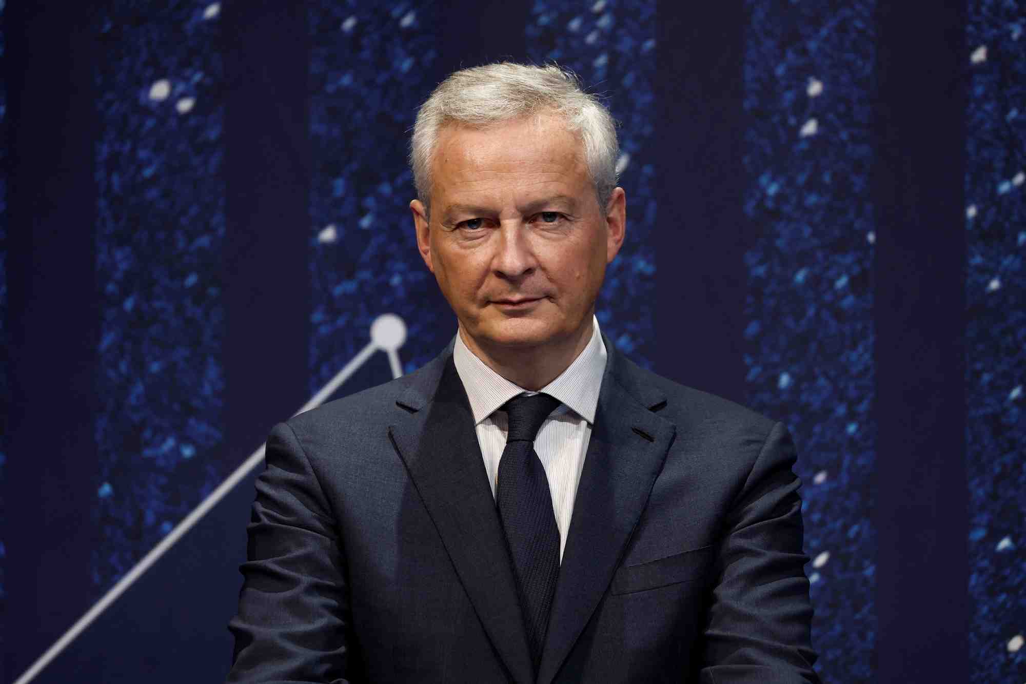 Le ministre francais de l'economie bruno le maire lors du conseil de l'agence spatiale europeenne