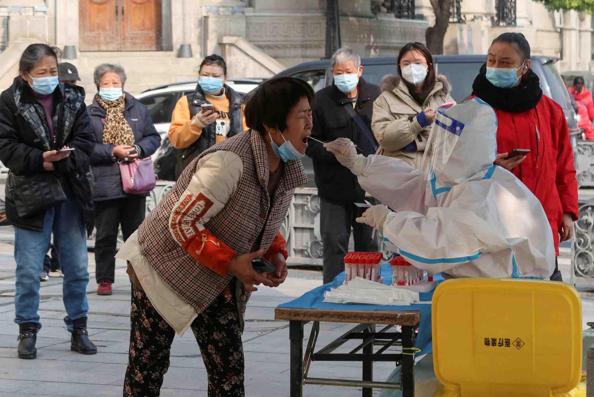 Photo d'archives : le gouvernement assouplit les restrictions sur le controle du covid-19, a wuhan