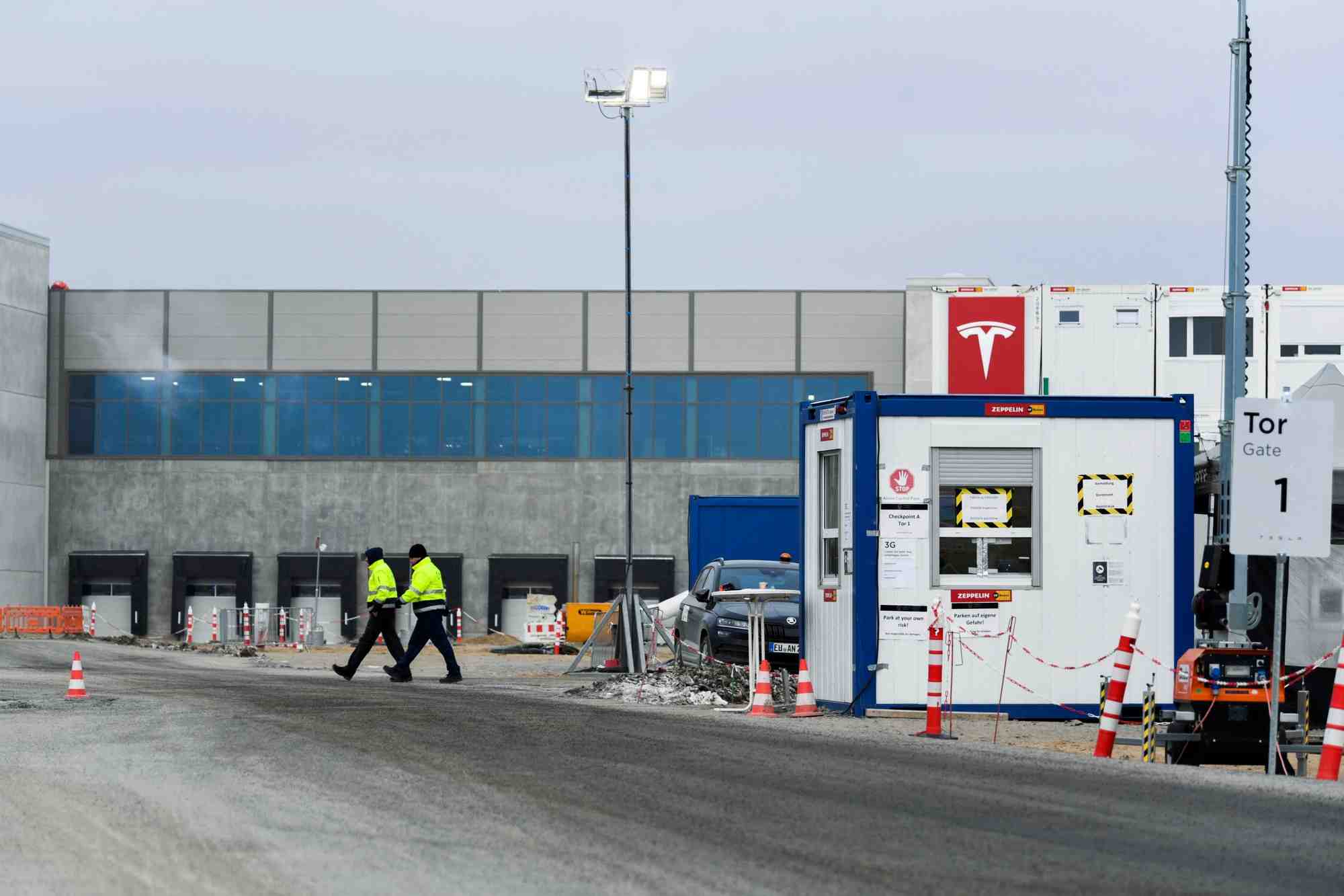 L'usine de voitures electriques tesla a gruenheide