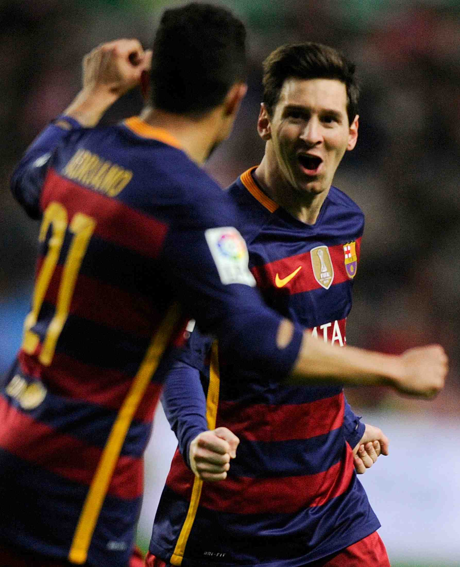 Le barca s'echappe apres une soiree record pour messi