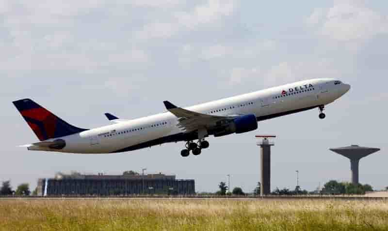 Delta air publie un benefice en baisse au deuxieme trimestre
