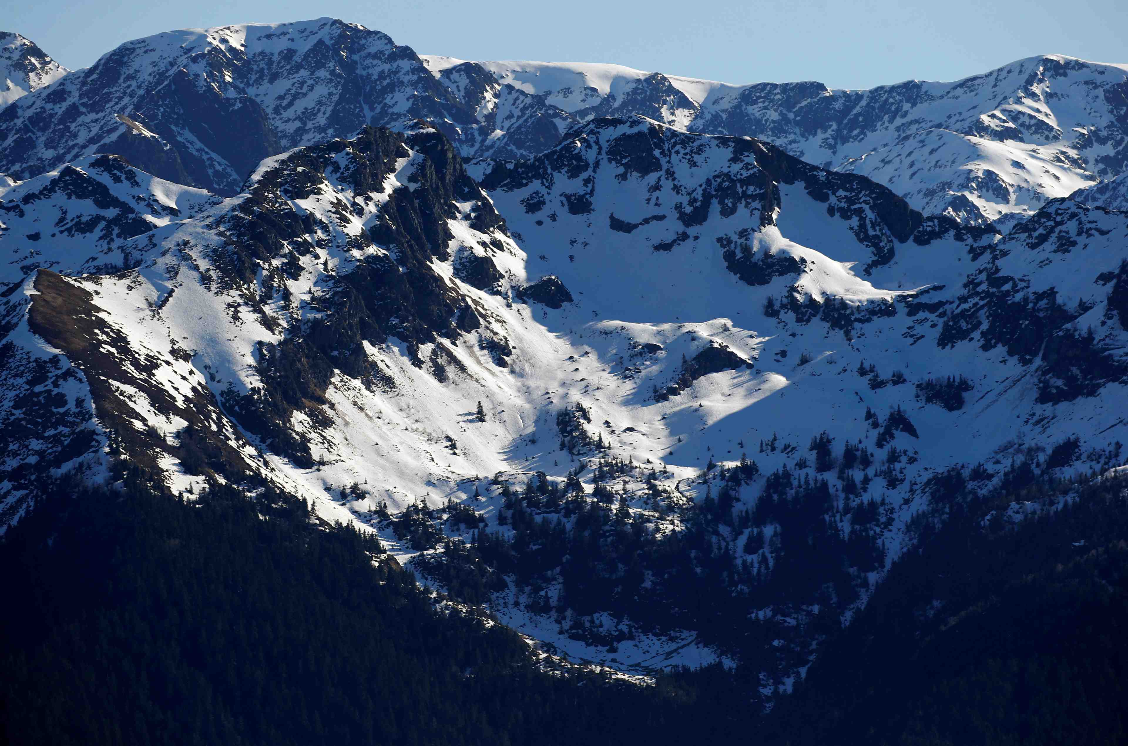 Coronavirus: plus de 200 avions "parques" dans les pyrenees