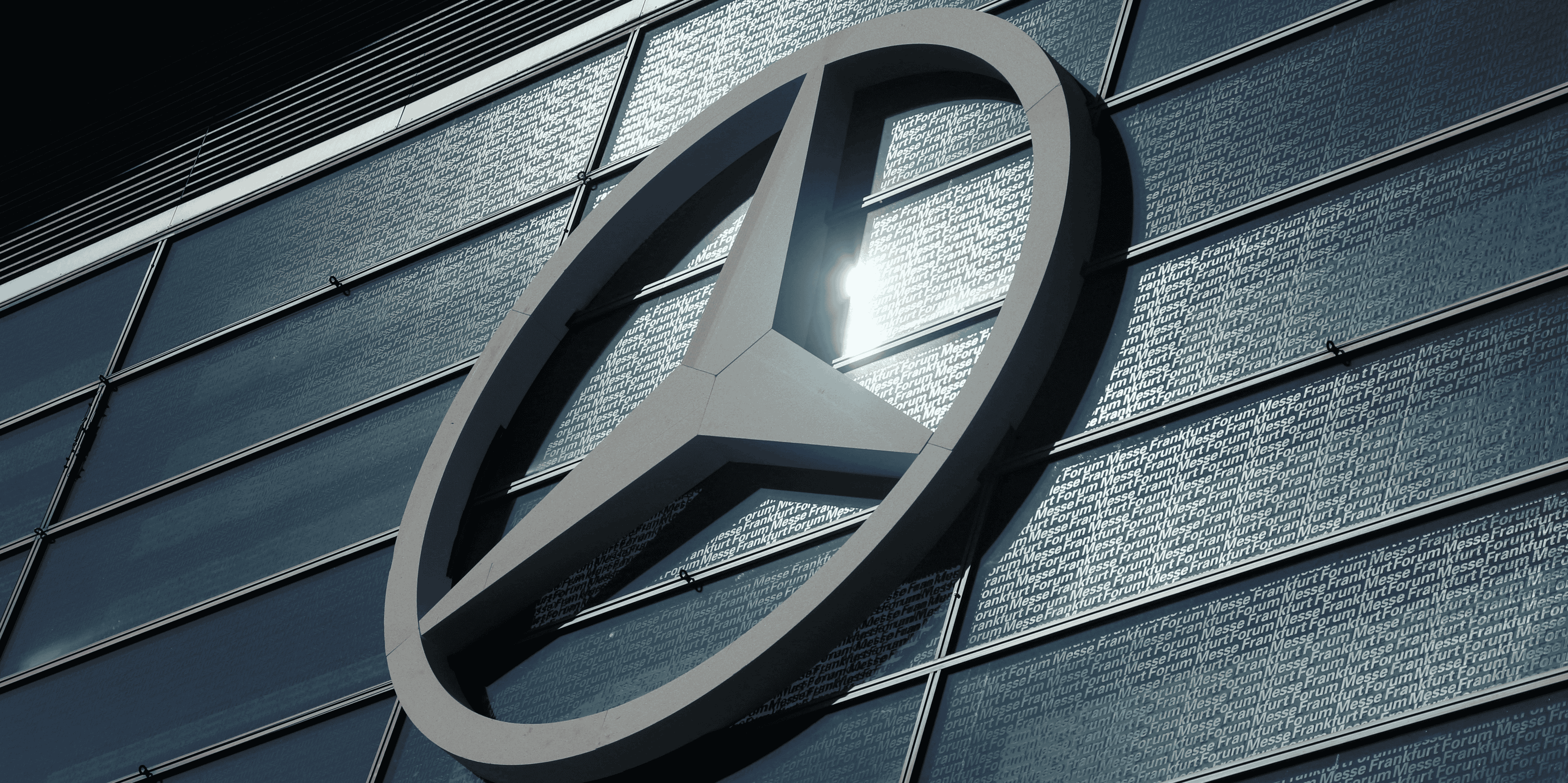 Mercedes-benz: les modeles electriques et haut de gamme dopent les benefices