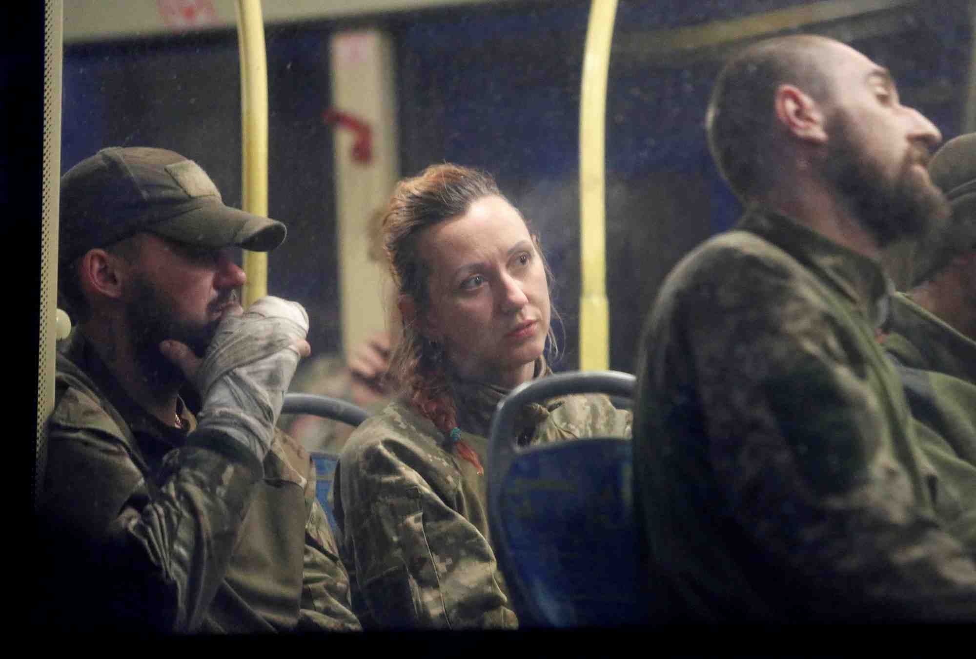 Plus de la moitie des combattants ukrainiens ont quitte azovstal, selon un dirigeant separatiste pro-russe