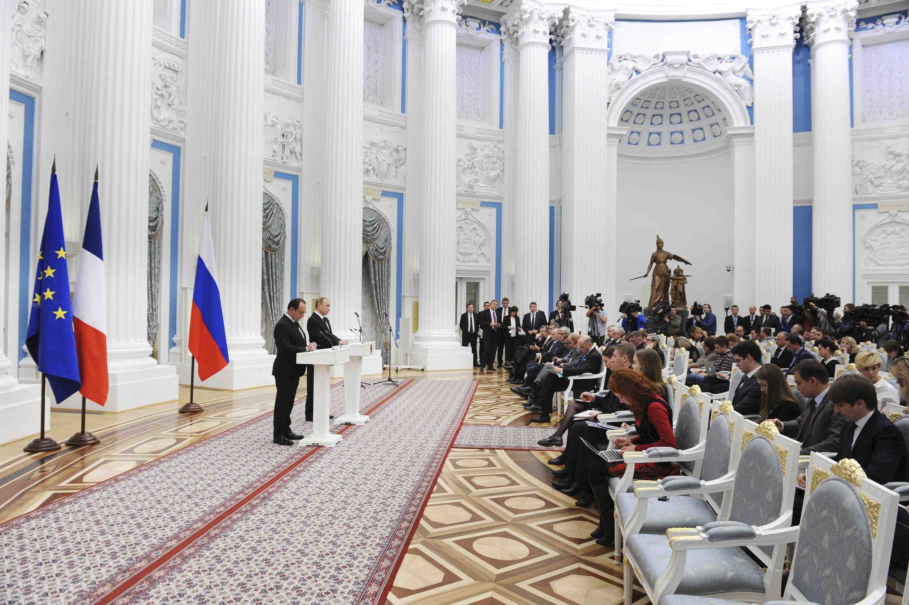 Paris et moscou vont cooperer contre daech