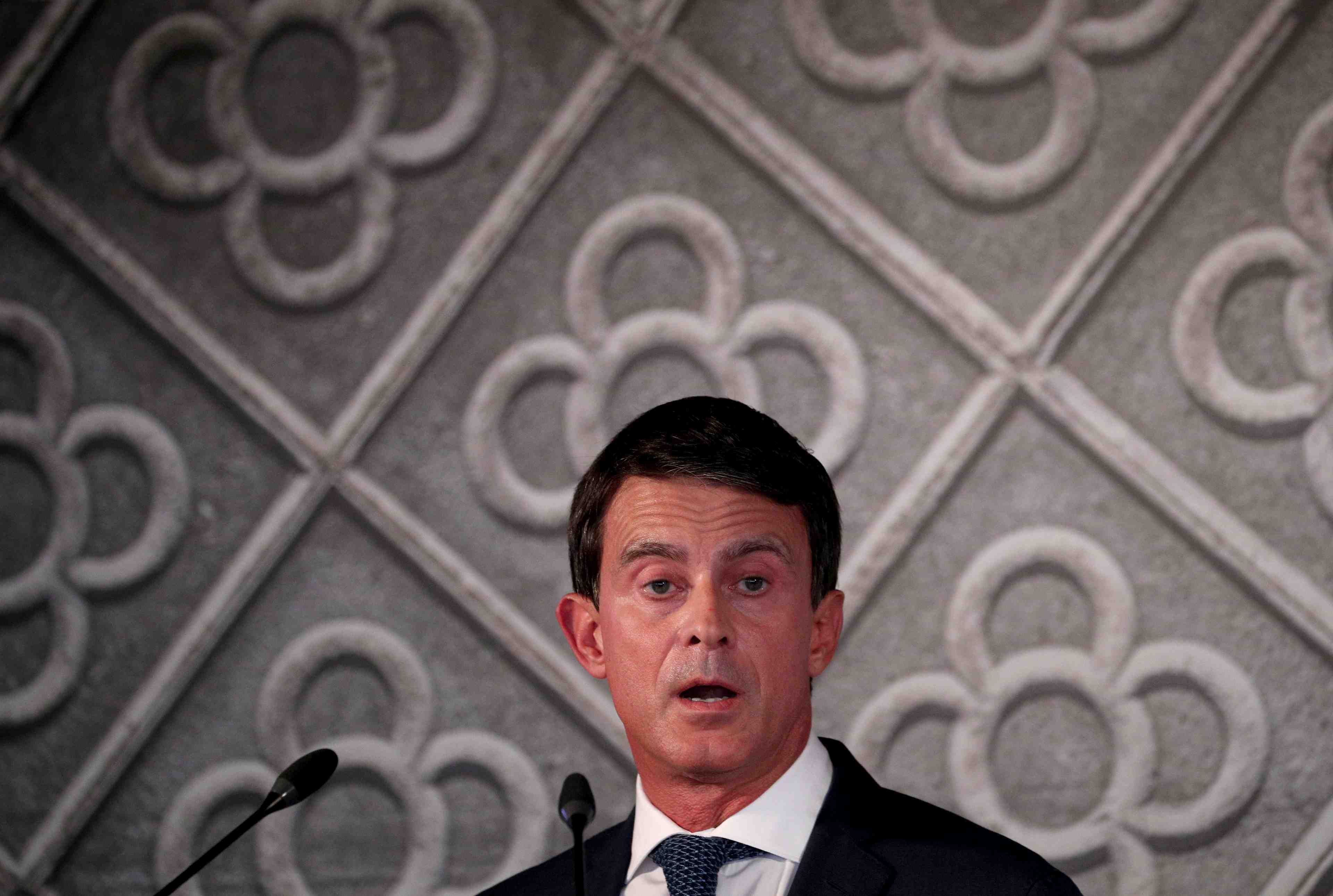 "hollande a ete elu sur un malentendu", dit manuel valls