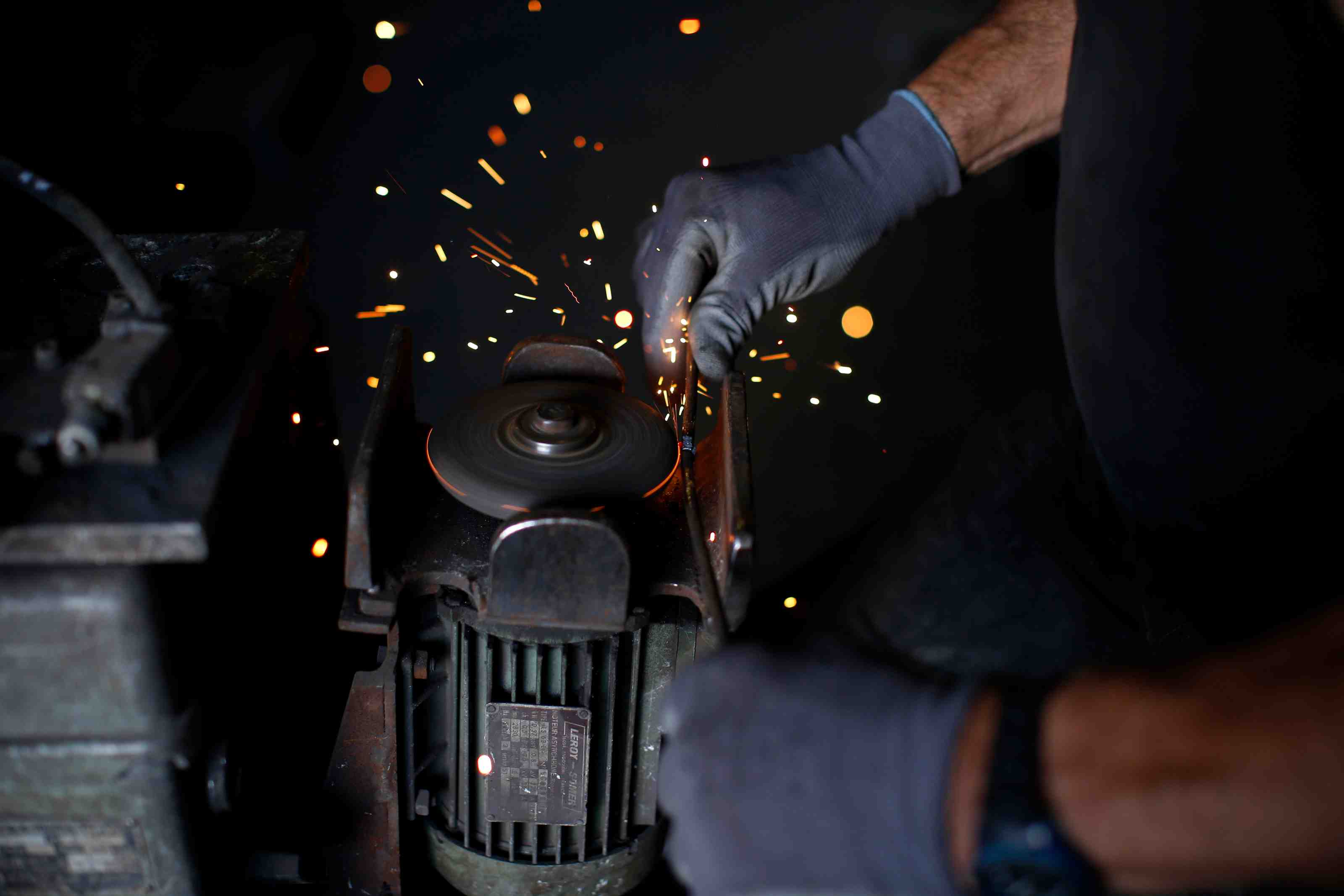 La reprise dans l'industrie plus hesitante en aout