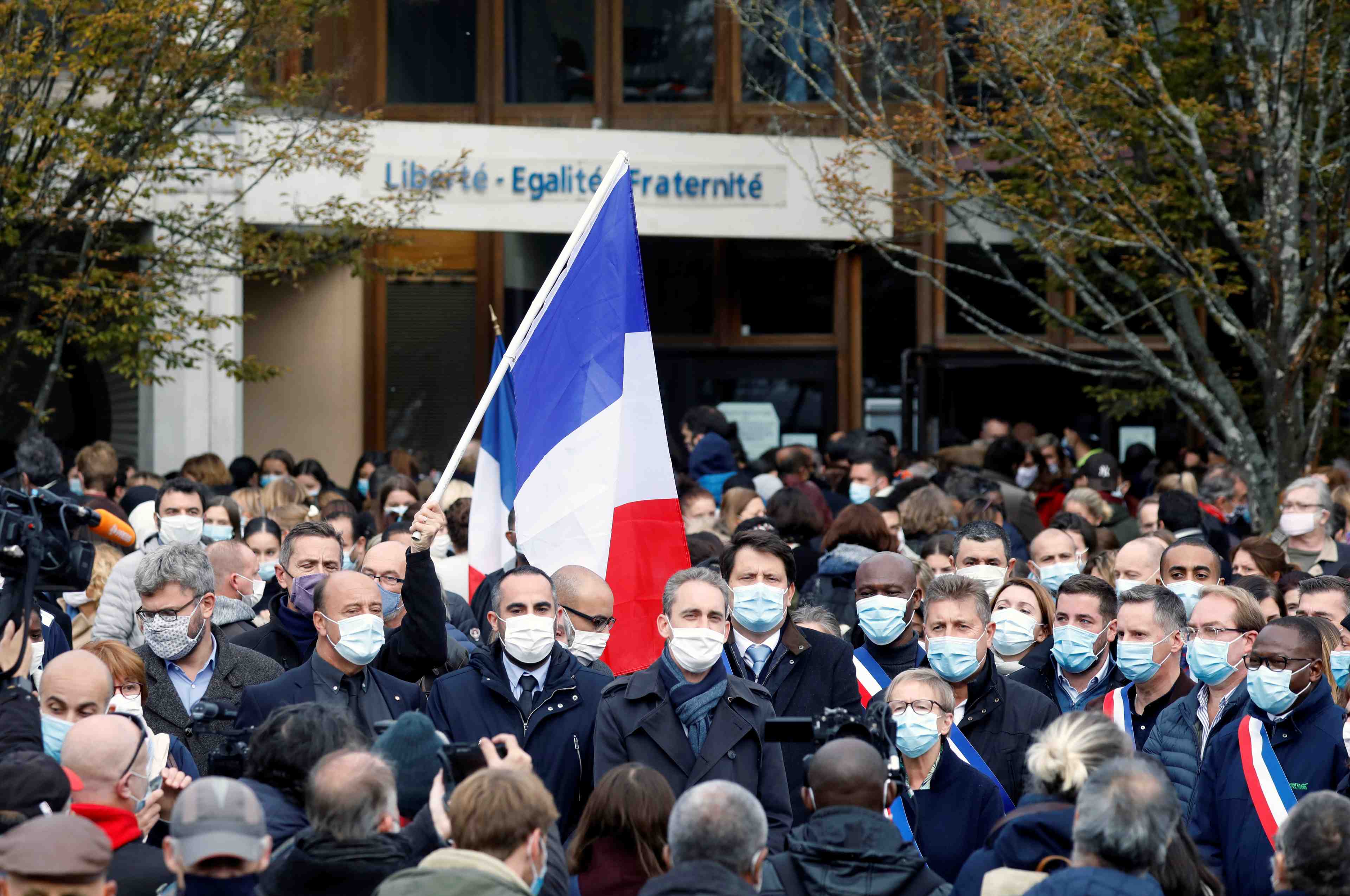 Un hommage national sera rendu mercredi au professeur assassine a conflans