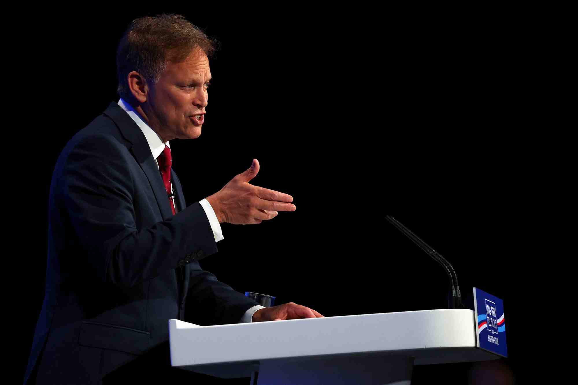 Le ministre britannique de la defense, grant shapps, s'exprime lors de la conference annuelle du parti conservateur britannique a manchester