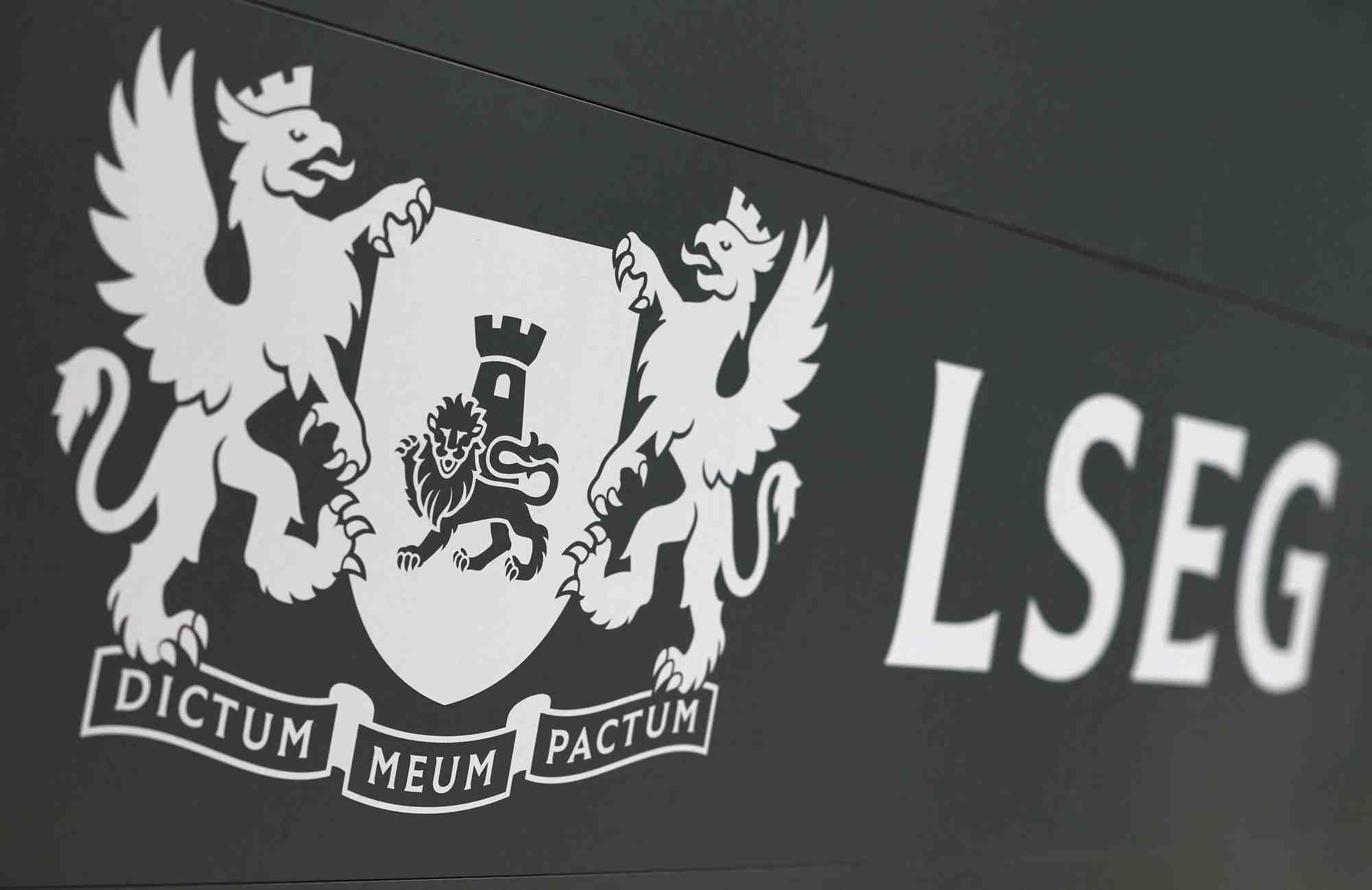 Le logo du london stock exchange group a l'exterieur de ses locaux a canary wharf