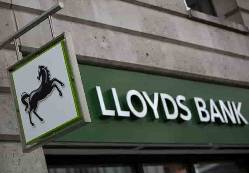 Lloyds renoue avec les bénéfices et augmente les bonus