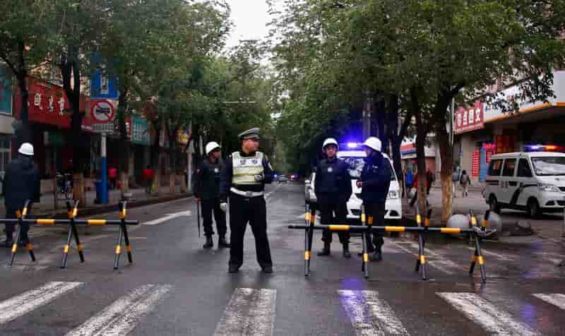 Cinq suspects parmi les morts de l'attentat au Xinjiang