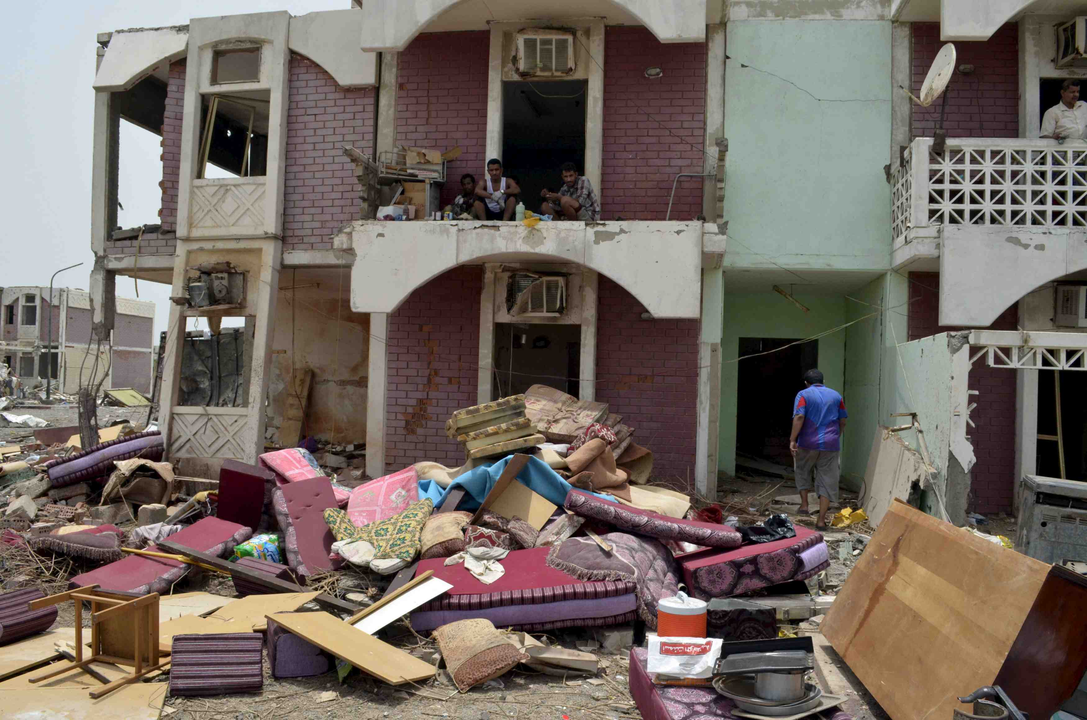 La treve s'effondre en quelques heures au yemen