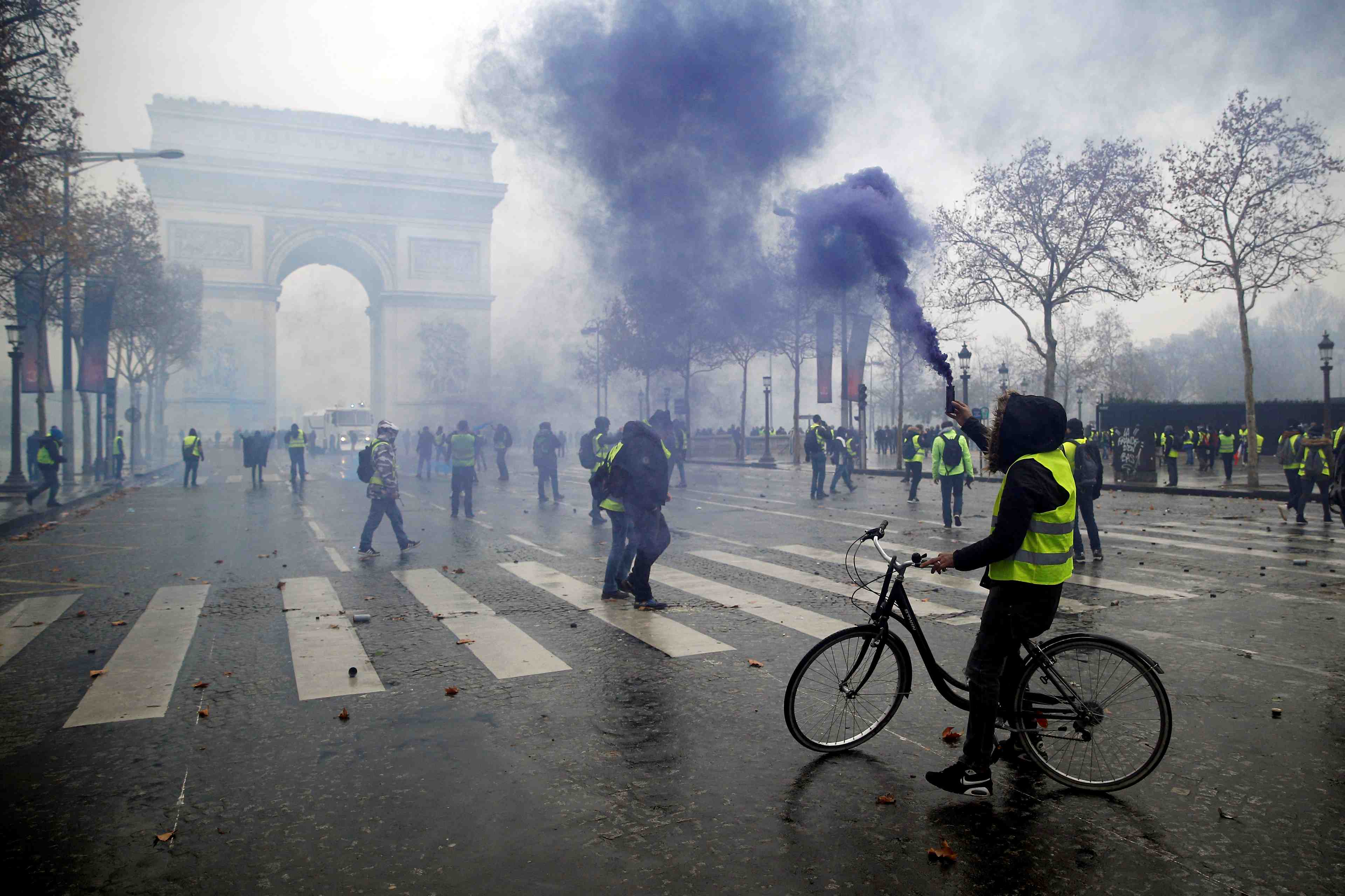 Gilets jaunes: comparutions a la chaine au tribunal de paris