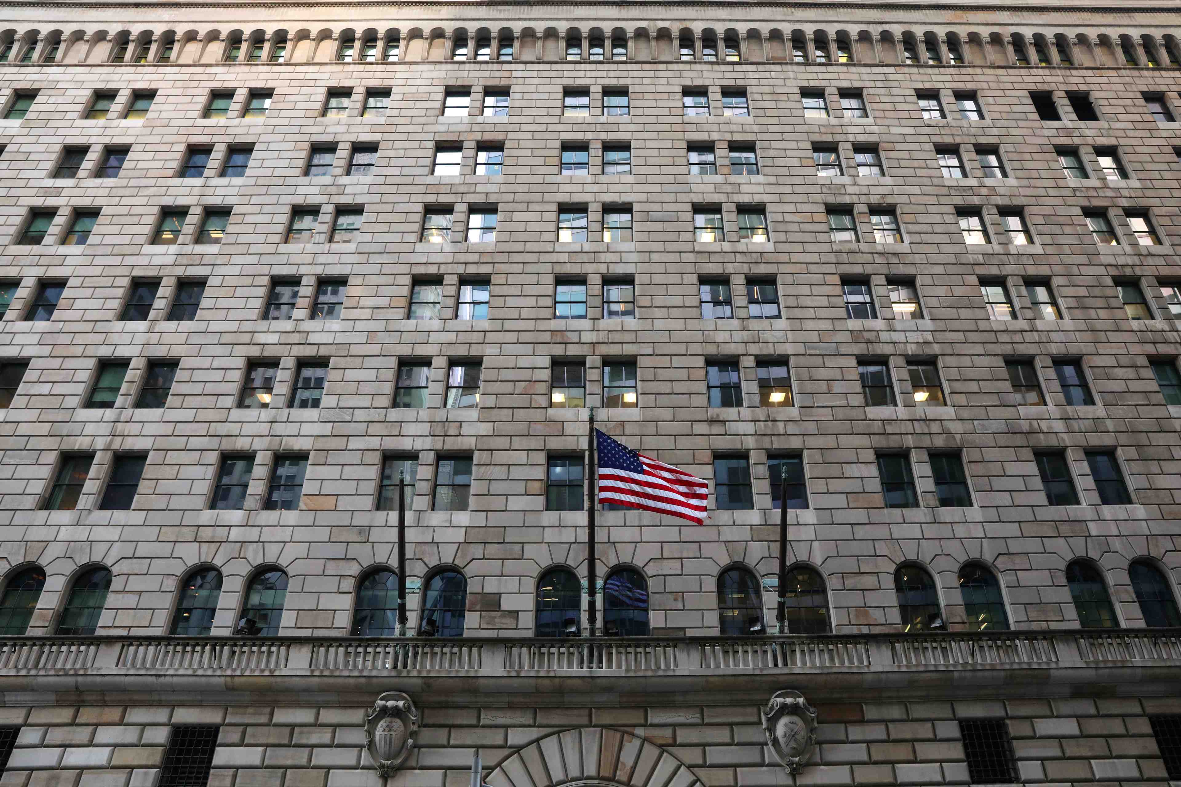 Usa: les nouveaux droits de douane couteront 831 dollars par an aux menages, selon la fed