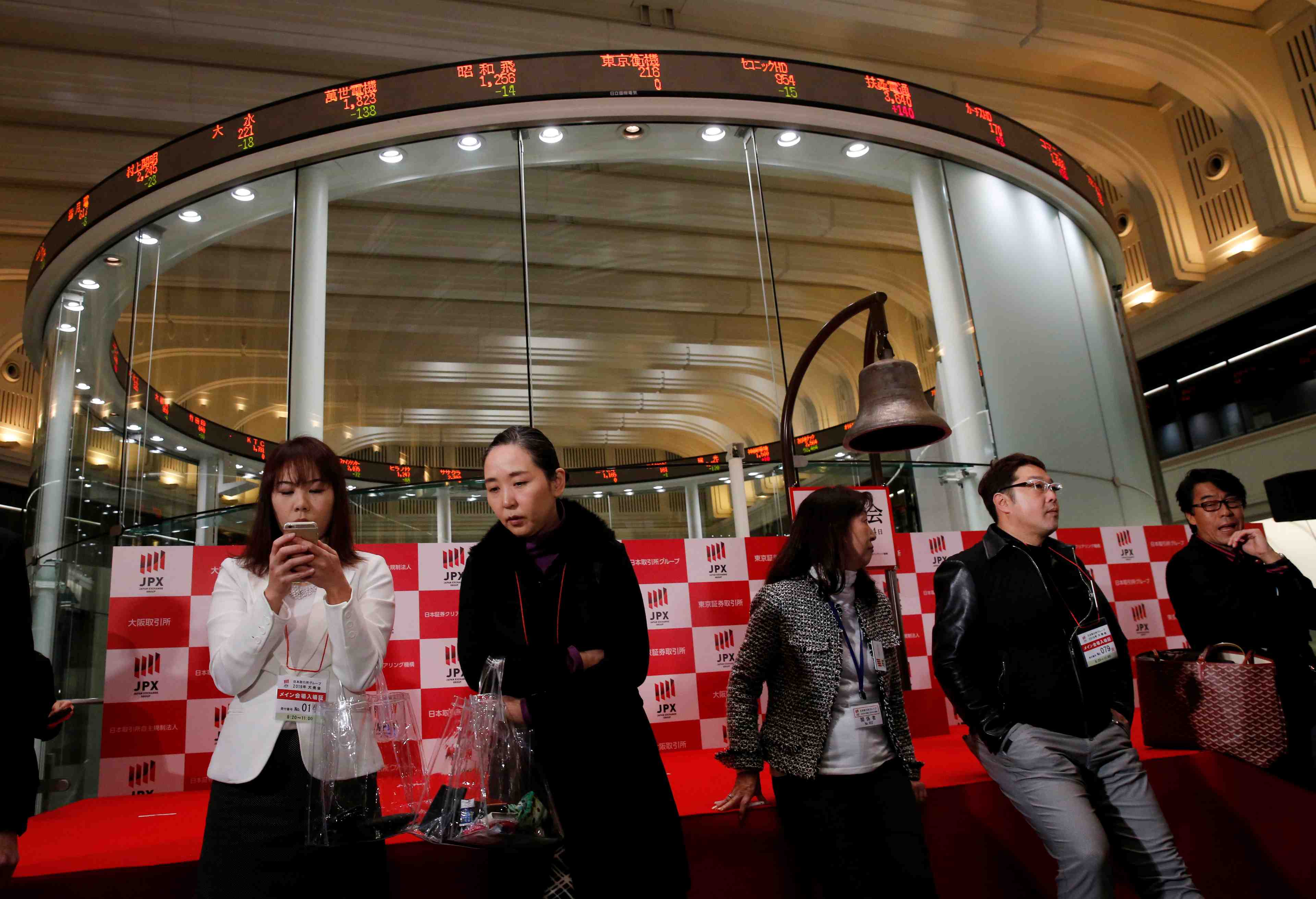 A tokyo, le nikkei finit en hausse de 1,80%