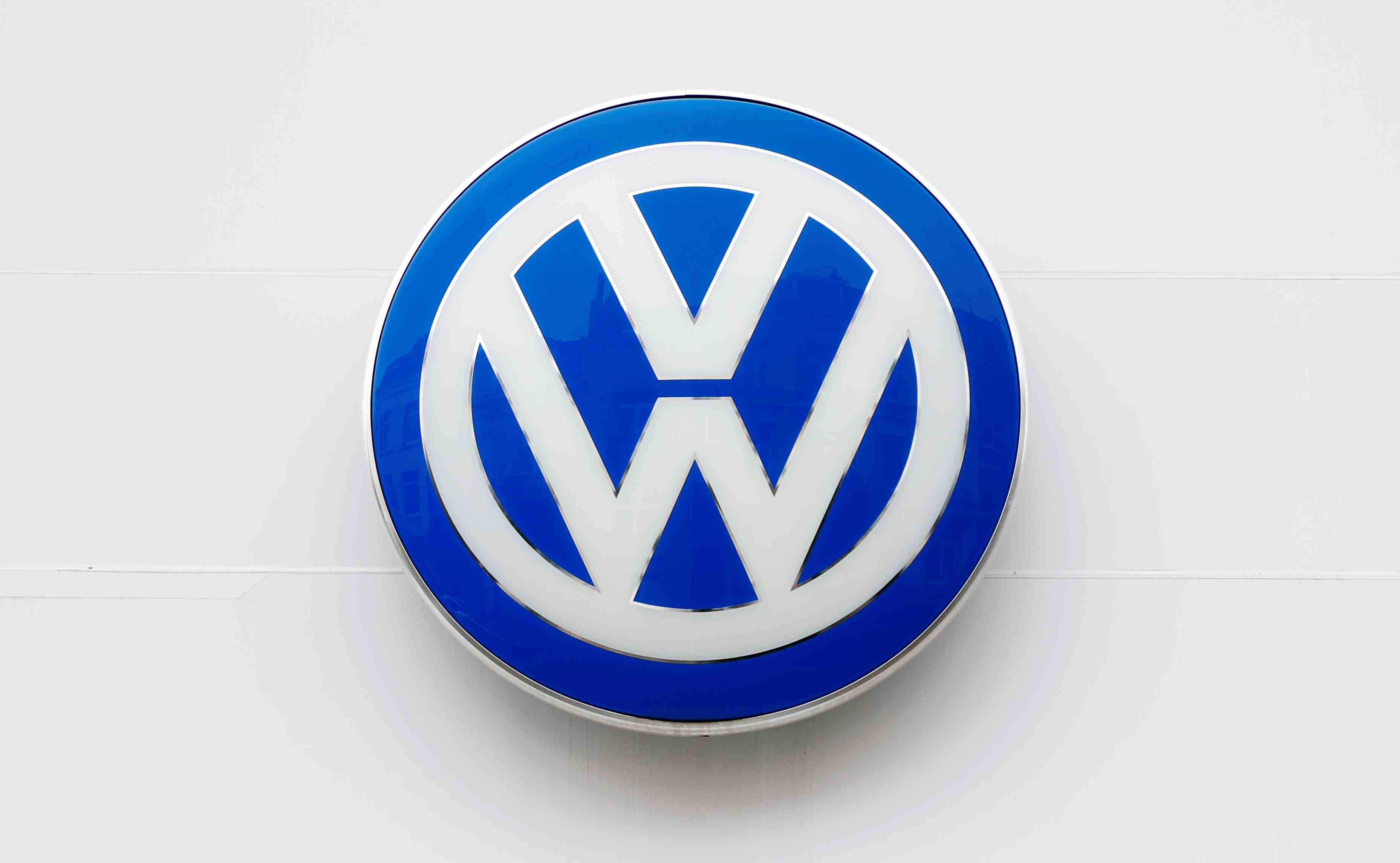Volkswagen a depose son offre pour europcar aupres de l'amf