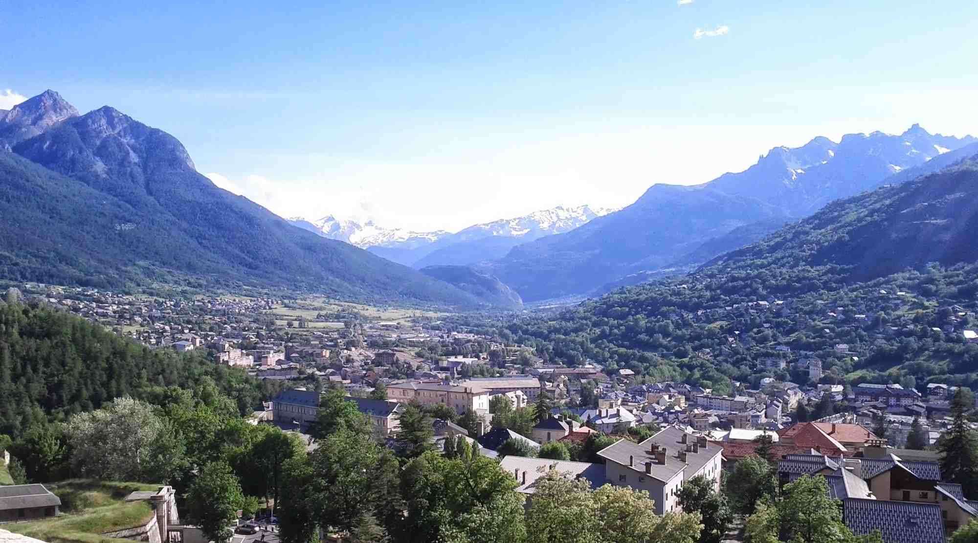 Impactée par le départ de ses casernes militaires, Briançon s'appuie sur le programme Action cœur de ville pour réinventer son centre.