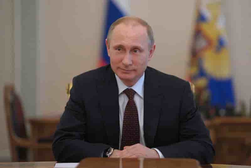 Poutine valide la loi facilitant l'octroi de la nationalité russe