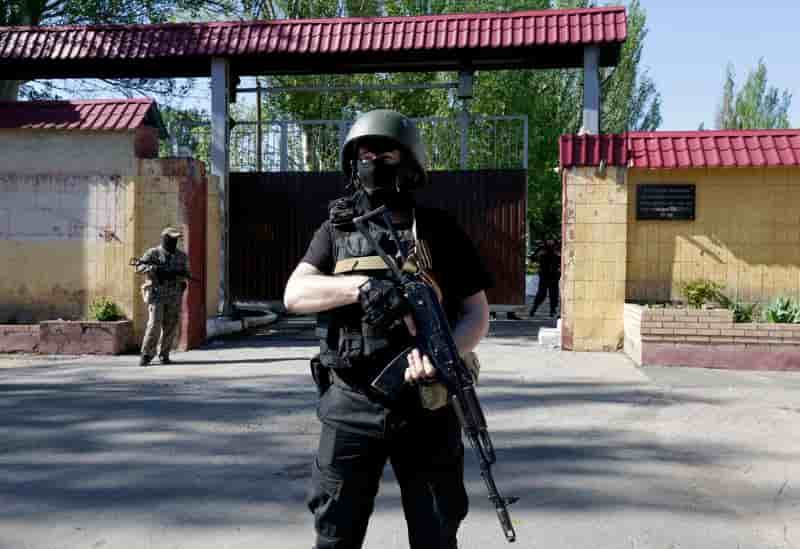 Les pro-russes de Donetsk vont discuter d'un report du référendum