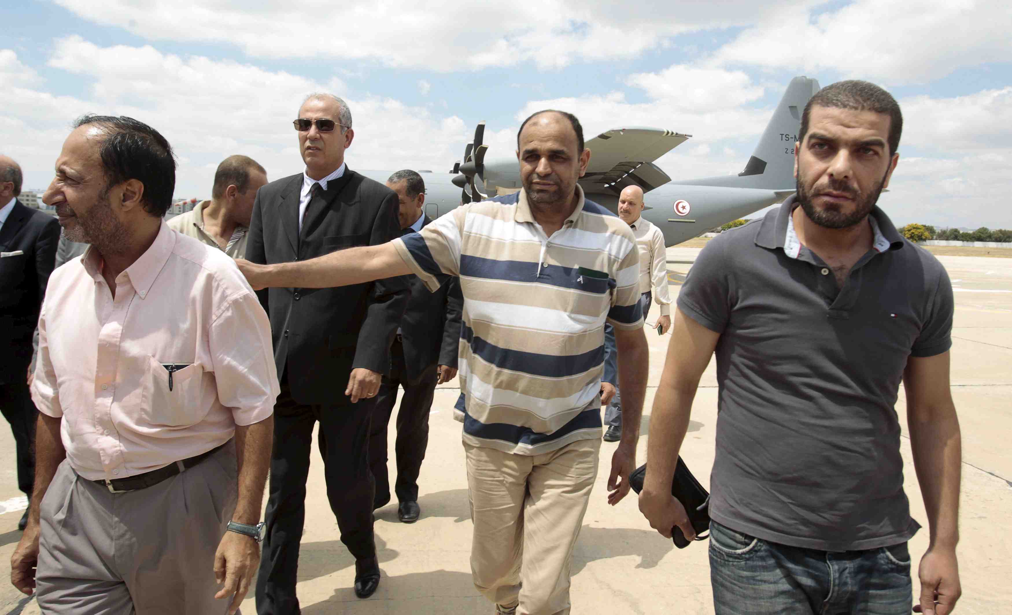 Liberation d'employes consulaires tunisiens enleves en libye