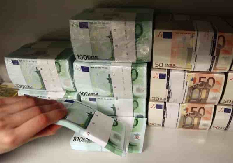 Moody's releve la perspective du secteur bancaire francais a stable