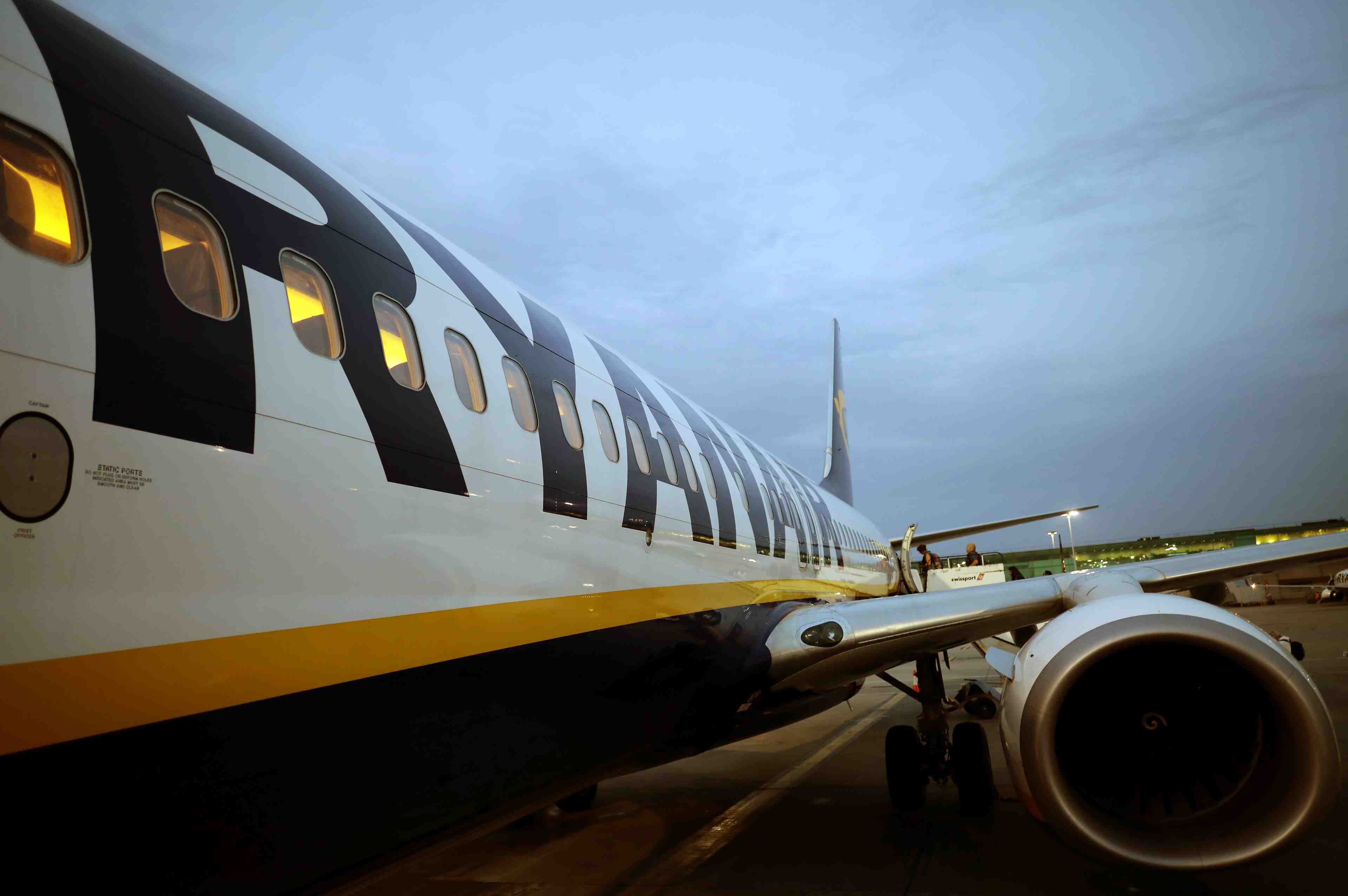 Ryanair propose des primes aux pilotes face aux annulations de vols
