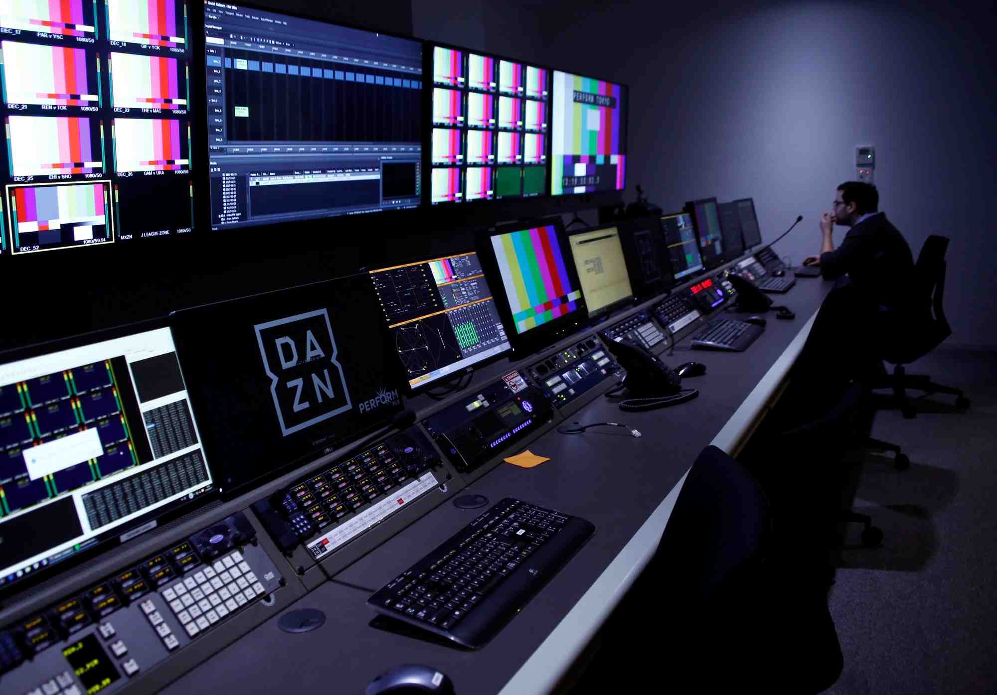 DAZN a acquis début juillet les droits de retransmission TV de huit matches de L1 par journée pour 400 millions d'euros en moyenne par an, beIN Sports diffusant de son côté une rencontre pour 100 millions d'euros annuels.