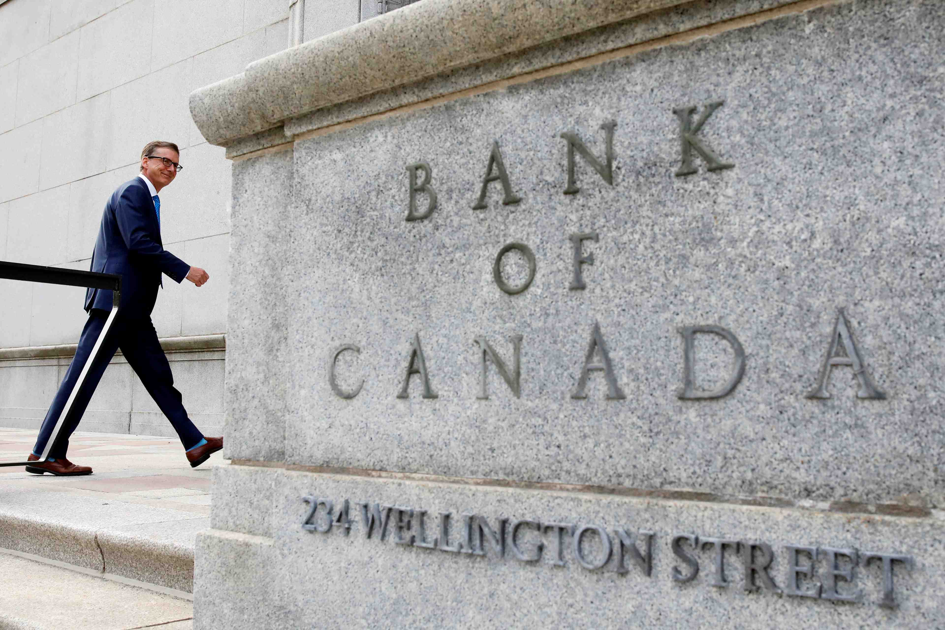La banque du canada laisse sa politique monetaire inchangee