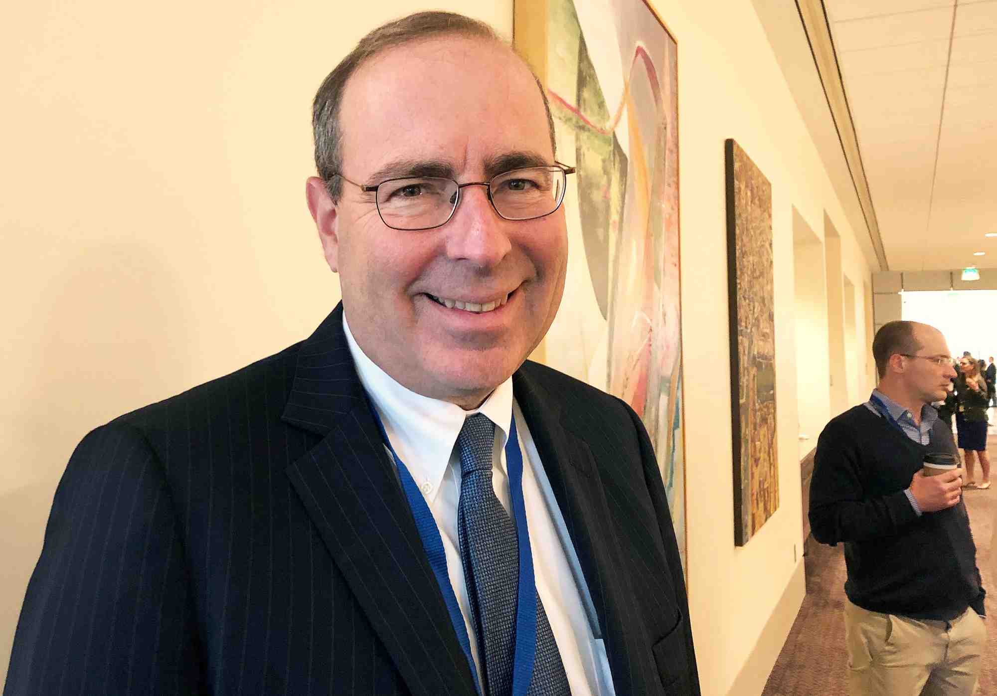 Le president de la reserve federale de richmond, thomas barkin, lors d'une conference a dallas
