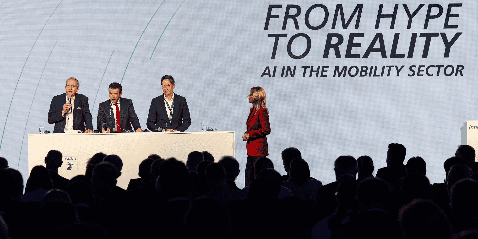 Henri Poupart-Lafarge (Alstom), Javier Martínez Ojinaga (CAF) et Michael Peter (Siemens Mobility) ont débattu des apports de l'IA en ouverture d'Innotrans.
