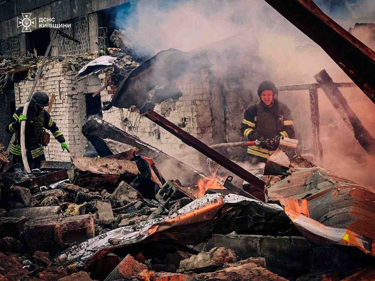 Le site d'une attaque de missiles russes a kyiv