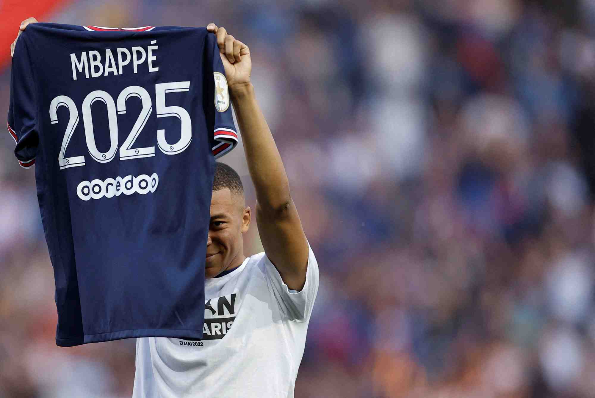 Kylian mbappe au paris saint-germain jusqu'en 2025