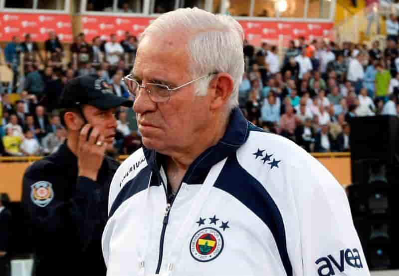 Football: Luis Aragones n'entraînera plus