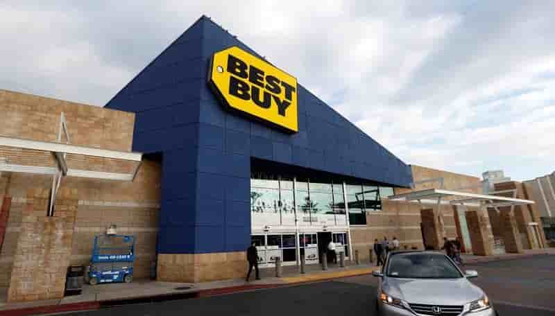 Best buy decoit avec ses previsions, le titre chute