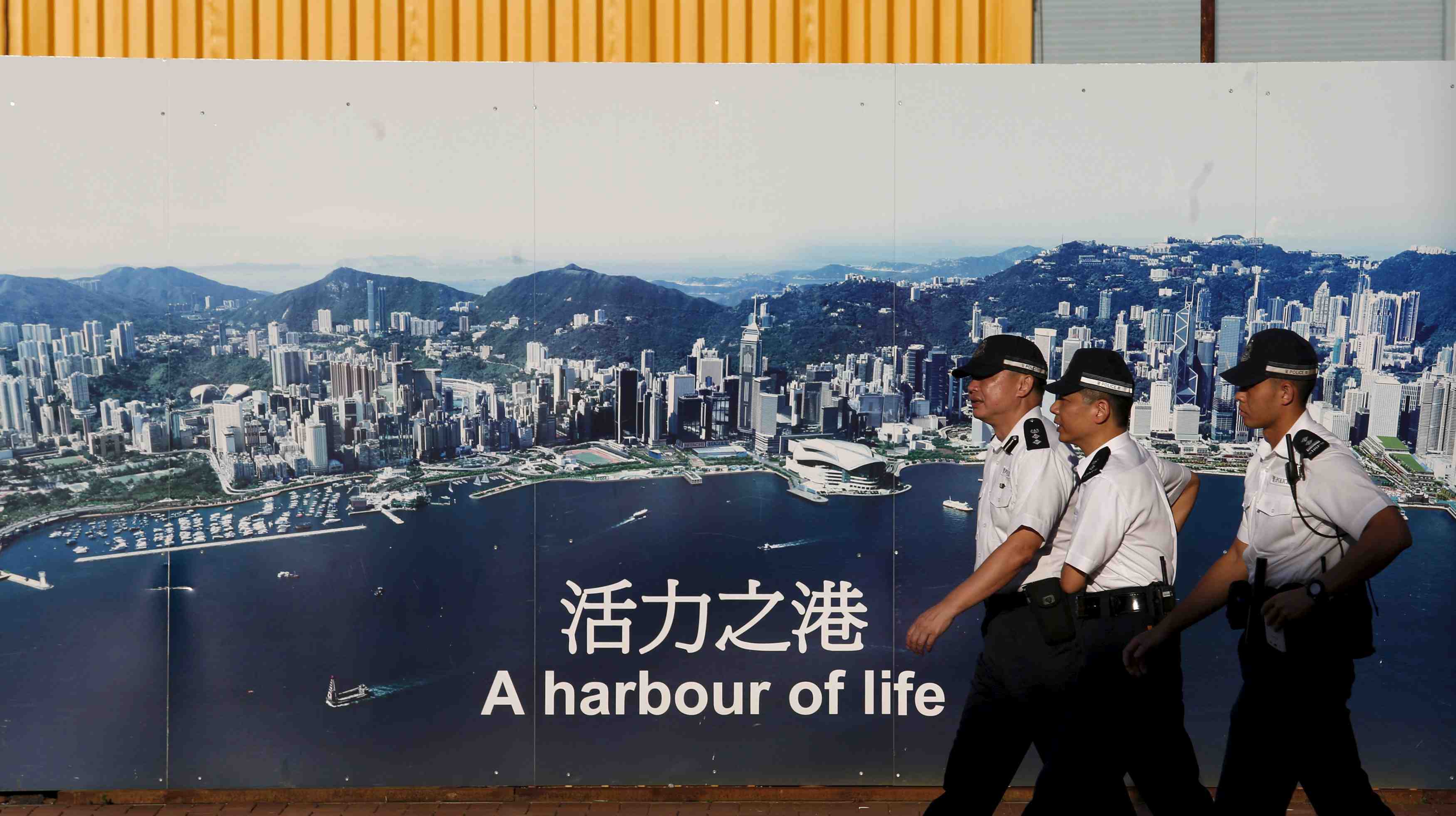 Mise en garde de l'executif de hong kong contre les actes illegaux